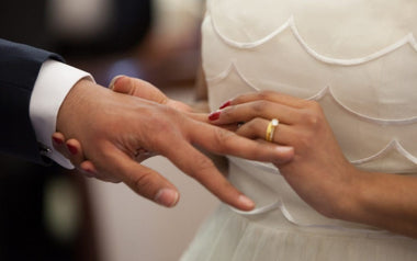 Wedding Ring Etiquette During the Ceremony